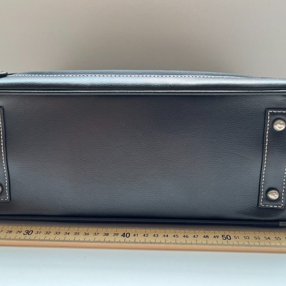 Clark & Mayfield Over Night Zipper Hand Bag Metro Laptop or Diaper Bag or Travel - Picture 13 of 13